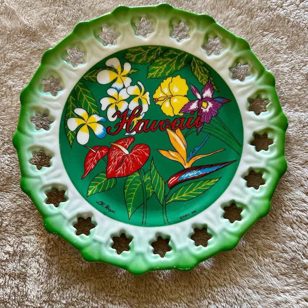 Vintage Hawaii Decorative Souvenir Plate Tropical DK Hayes 1998 Coastal Island